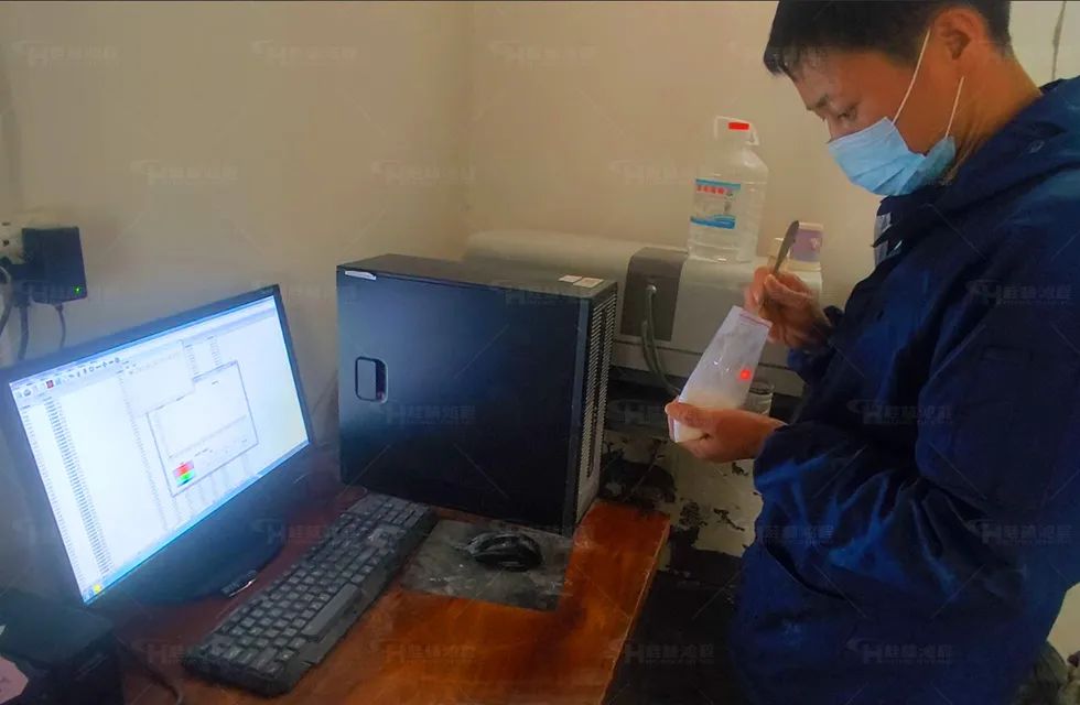 鴻程碳酸鈣磨粉機(jī)客戶(hù)